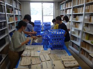 西日本豪雨の被災資料修復（愛媛大学2018年）